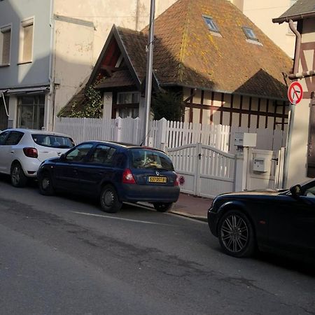 Charmante Maison Coeur De Ville La Gare Des Vacances Deauville Zewnętrze zdjęcie